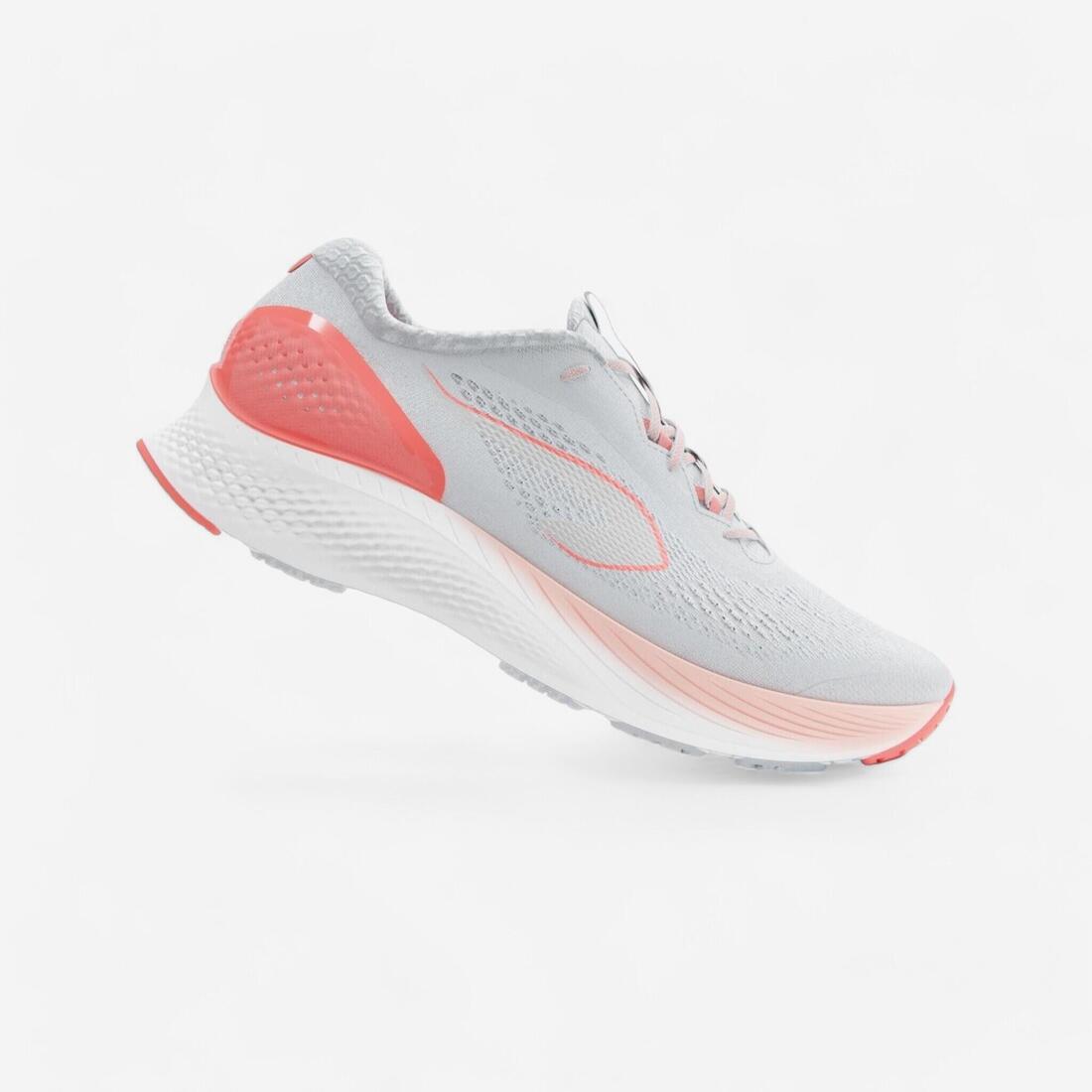 article en promo : Chaussure de running femme kiprun ks 500 2  gris et corail