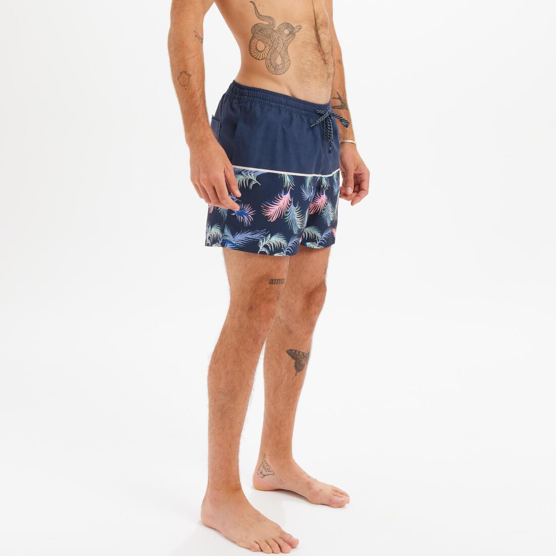 article en promo : Short de bain court homme - tropical volley bleu marine